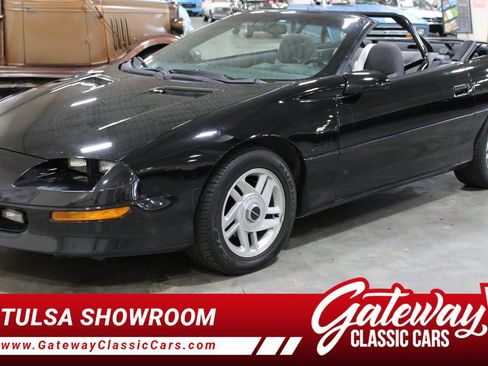 Used 1995 Chevrolet Camaro Z28 RWD image 1