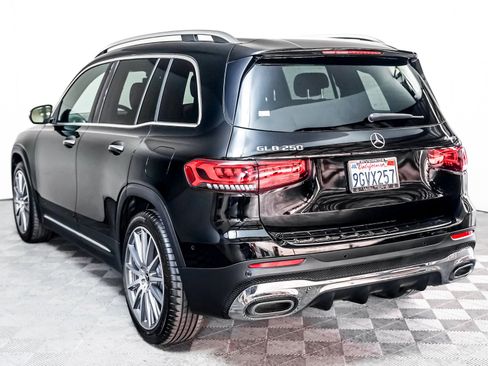 Certified 2022 Mercedes-Benz GLB 250 4MATIC image 2