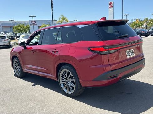 New 2026 Lexus TX 550h AWD Plug-In Hybrid image 4