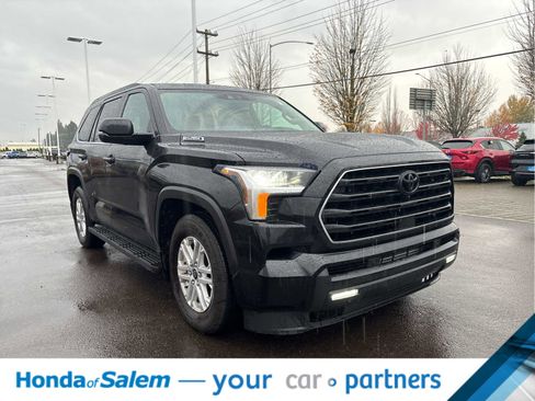 Used 2024 Toyota Sequoia SR5 w/ SR5 Premium Package image 9