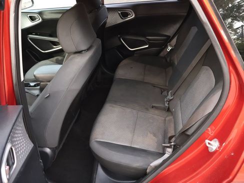 Certified 2021 Kia Soul LX FWD image 15