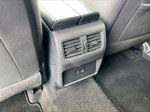 Used 2023 Nissan Rogue SV image 26