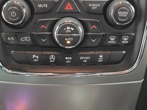 Used 2020 Jeep Grand Cherokee Laredo AWD/4WD image 24