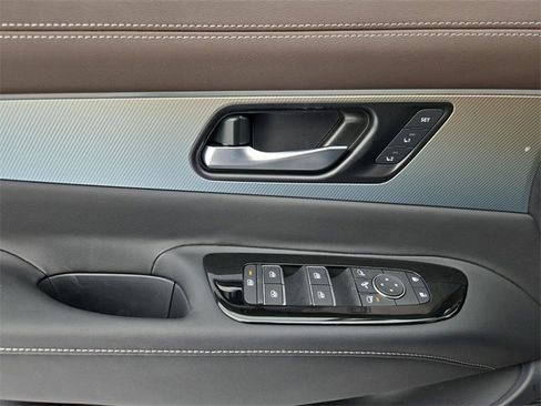 Certified 2025 Nissan Murano Platinum w/ Cargo Package image 13