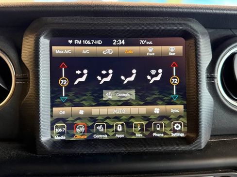 Used 2023 Jeep Wrangler Unlimited Sahara AWD/4WD image 29