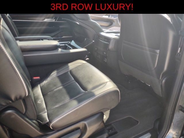 Used 2023 Jeep Grand Wagoneer L Series II AWD/4WD image 30