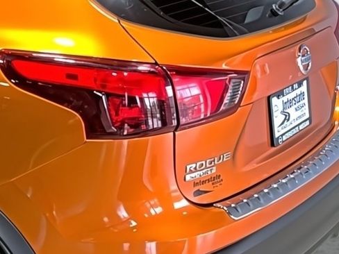 Used 2017 Nissan Rogue Sport SL w/ SL Premium Package AWD/4WD image 10