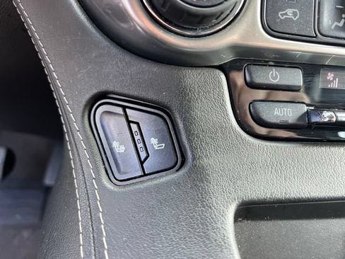 Used 2019 Chevrolet Suburban LT AWD/4WD image 23