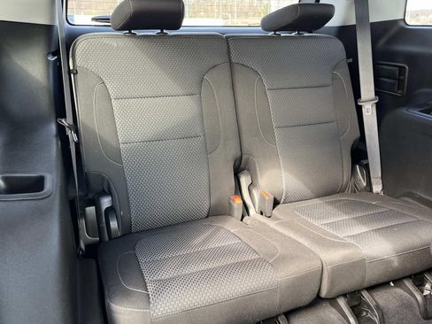 Used 2023 GMC Acadia SLE w/ Driver Convenience Package FWD image 21