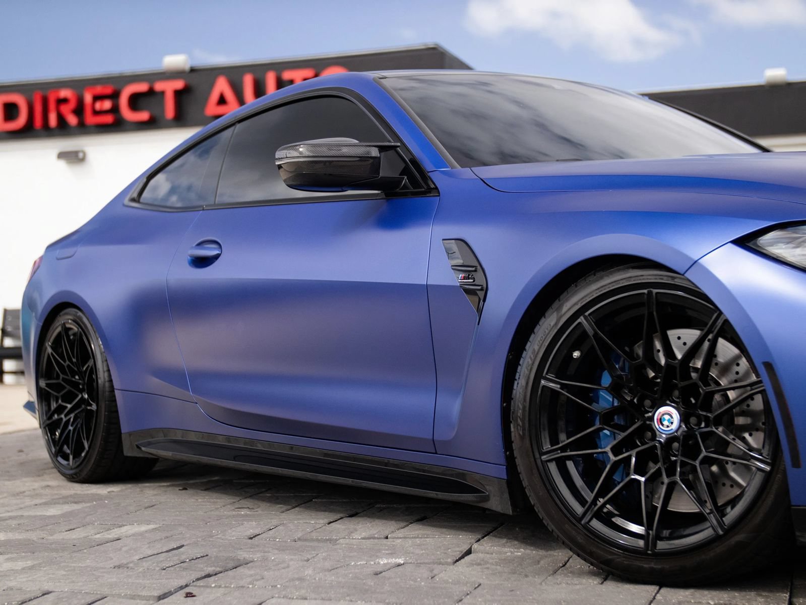 Used 2022 BMW M4 Competition w/ M Carbon Exterior Package RWD image 5