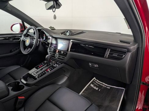 New 2026 Porsche Macan image 19