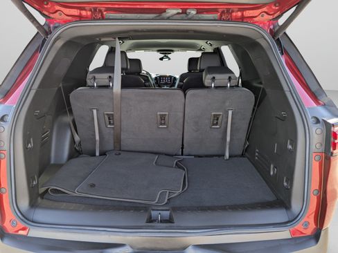 Used 2023 Chevrolet Traverse LT FWD image 13
