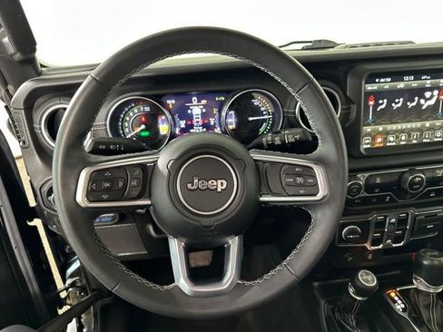 Used 2023 Jeep Wrangler Unlimited Sahara AWD/4WD image 13
