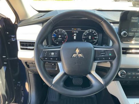 Used 2024 Mitsubishi Outlander SEL AWD/4WD image 9