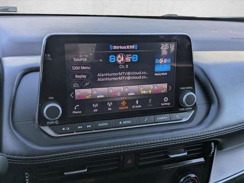 Used 2022 Nissan Rogue SV image 13