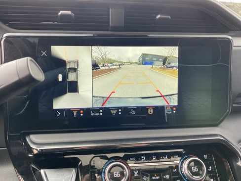 Used 2024 GMC Sierra 2500 AT4X image 71