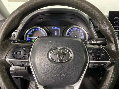 Used 2021 Toyota Camry LE FWD image 15