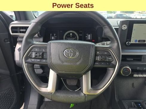 Used 2025 Toyota 4Runner SR5 AWD/4WD image 11