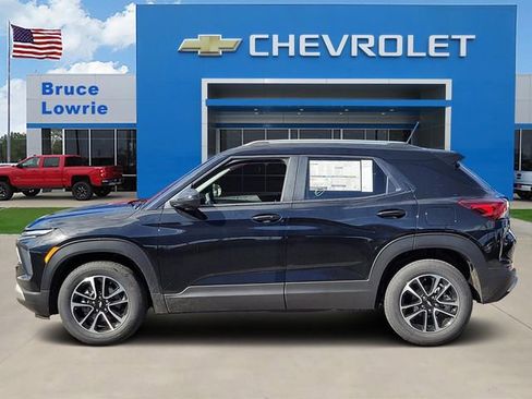 New 2026 Chevrolet TrailBlazer LT w/ Driver Confidence Package image 2