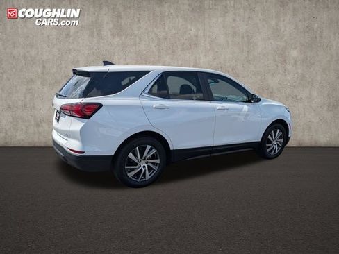 Used 2024 Chevrolet Equinox LT w/ LPO, Floor Liner Package FWD image 8