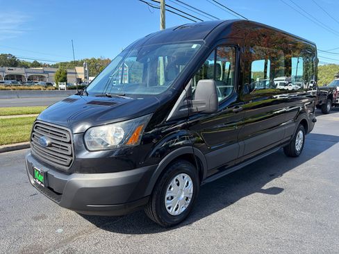 Used 2017 Ford Transit 350 XL image 4