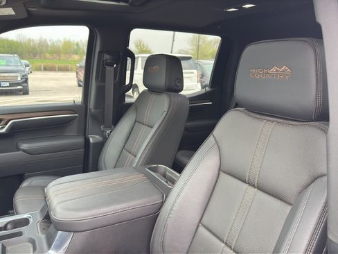 Used 2025 Chevrolet Silverado 1500 High Country w/ High Country Premium Package AWD/4WD image 10