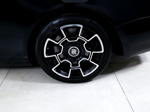Used 2019 Rolls-Royce Dawn RWD image 36