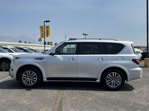 Used 2021 Nissan Armada SL w/ Captain's Chairs Package RWD image 6