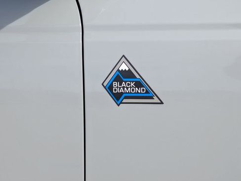 Used 2024 Ford Bronco Black Diamond image 8