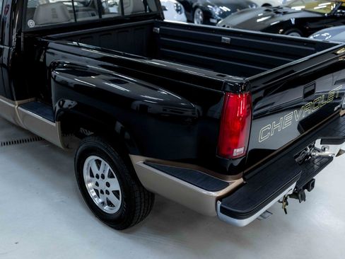 Used 1988 Chevrolet Silverado 1500 4x4 Regular Cab image 34