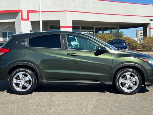Used 2018 Honda HR-V LX image 6