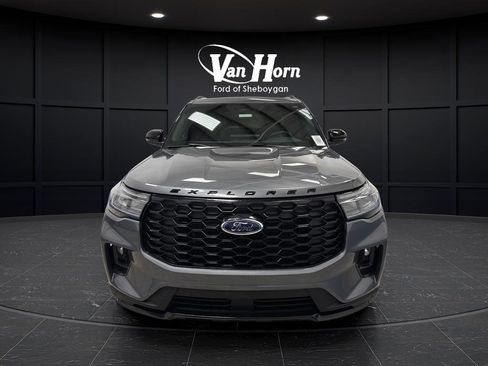 Used 2025 Ford Explorer ST-Line w/ Premium Package image 12
