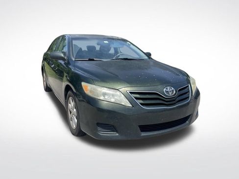 Used 2010 Toyota Camry LE FWD image 2