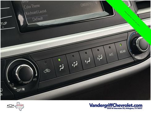 Used 2019 Toyota Highlander LE FWD image 19