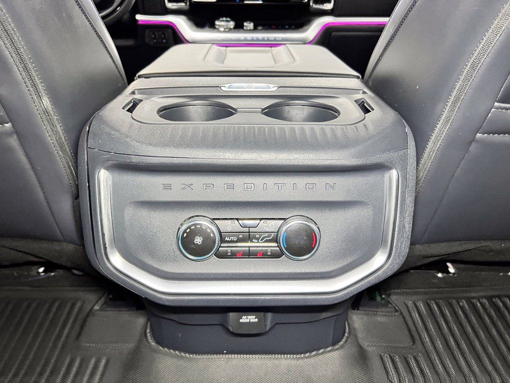 Used 2025 Ford Expedition Platinum w/ Stealth Performance Package AWD/4WD image 20