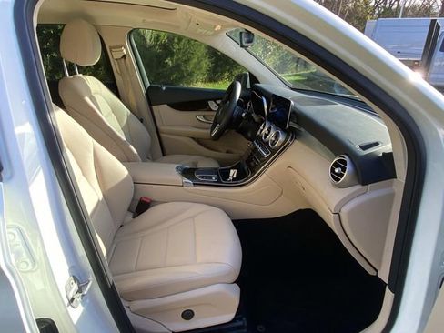 Used 2021 Mercedes-Benz GLC 300 GLC 300 image 34
