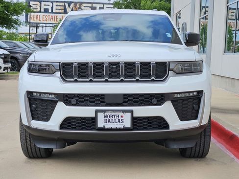New 2026 Jeep Grand Cherokee L Limited RWD image 5