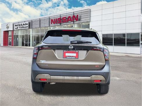 New 2026 Nissan Kicks SR image 5