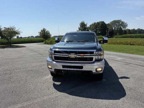 Used 2011 Chevrolet Silverado 2500 LT w/ Interior Plus Package AWD/4WD image 6