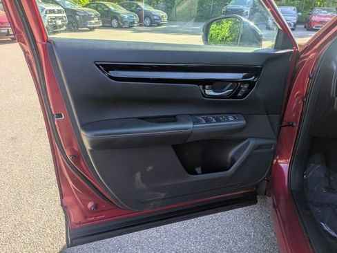 Used 2025 Honda CR-V Touring image 18