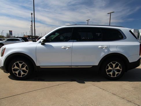 Used 2020 Kia Telluride EX image 18