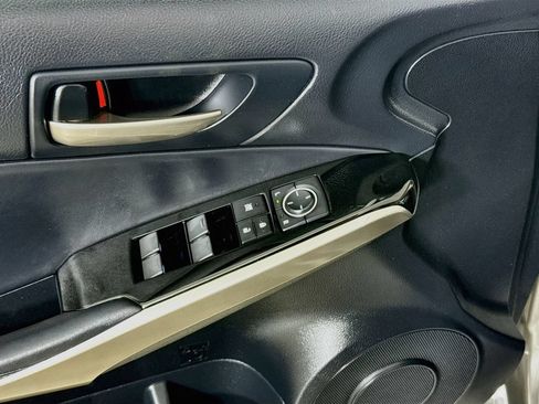 Used 2017 Lexus IS 300 AWD image 20