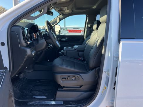 New 2026 GMC Sierra 2500 SLT w/ Max Trailering Package AWD/4WD image 17