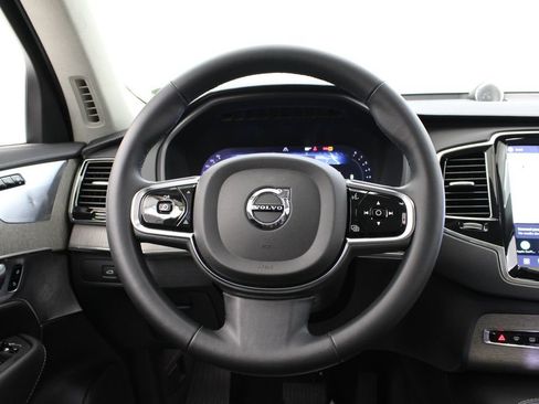 Used 2023 Volvo XC90 B6 Ultimate w/ Lounge Package AWD/4WD image 25