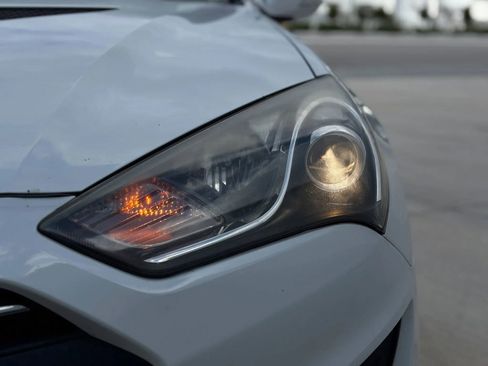 Used 2015 Hyundai Genesis 3.8 image 15