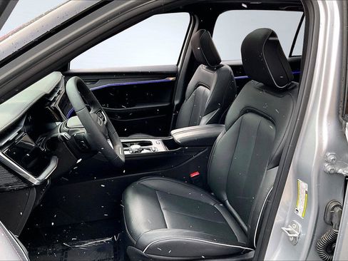 Used 2025 Jeep Wagoneer S Limited image 25