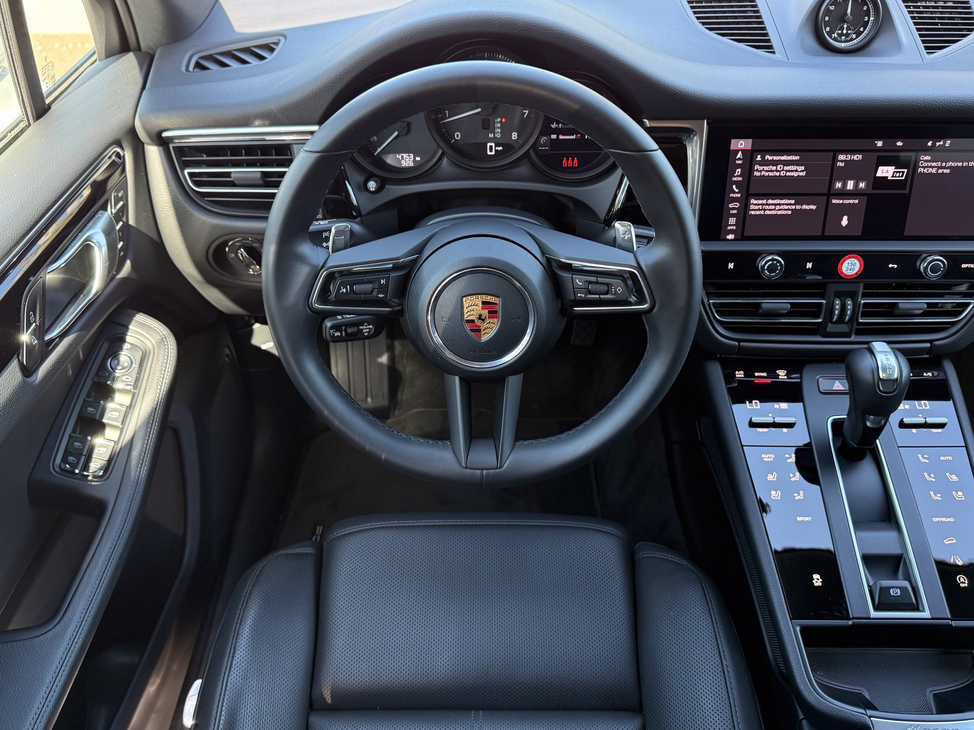Used 2026 Porsche Macan AWD/4WD image 15