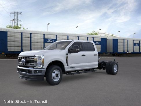 New 2026 Ford F350 4x4 Crew Cab DRW Super Duty image 1