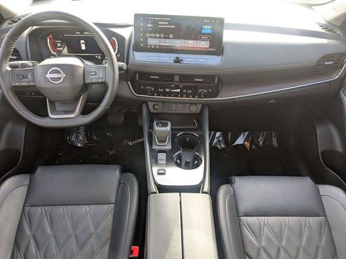 Used 2025 Nissan Rogue Platinum w/ Platinum Premium Package FWD image 16