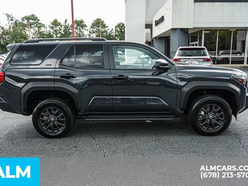 Used 2025 Toyota 4Runner SR5 AWD/4WD image 8